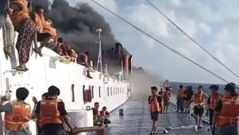 Kapal Mutiara Sentosa 2 Terbakar di Tengah Laut, 5 Meninggal dan 41 Orang Masih Dicari