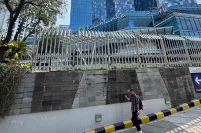 Sempat Bikin Publik Bertanya-tanya, Pagar Tinggi Mal Kota Kasablanka Akhirnya Dibongkar